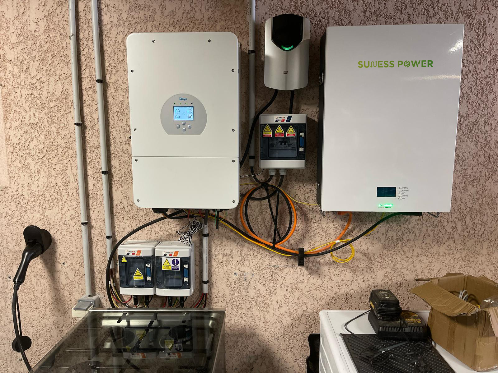 Suness power residential 12kw with 10kwh battery ESS.jpg