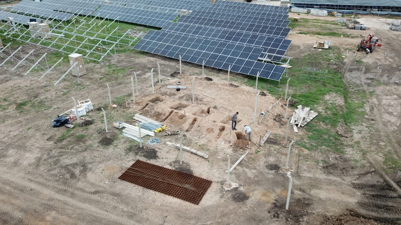 Proyecto de energía solar conectada a la red de Suness Power Argentina sistema solar de 2 MW y 400 VCA..jpeg